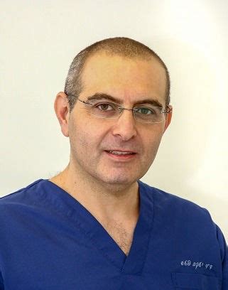 רופאי השיניים שלנו