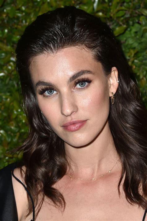 Rainey Qualley - Age, Height, Boyfriend, Net Worth, Parents, Wiki - Net