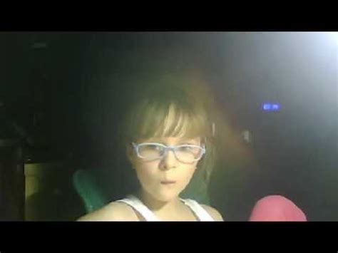 Девочка Арина и веб камера/Арина Чурик - YouTube