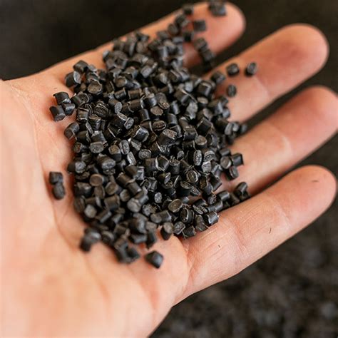 Brizganje plastike – Jugopolimer