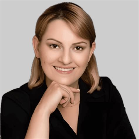 Оксана Когут – руководитель отдела продаж на Кипре - Astons