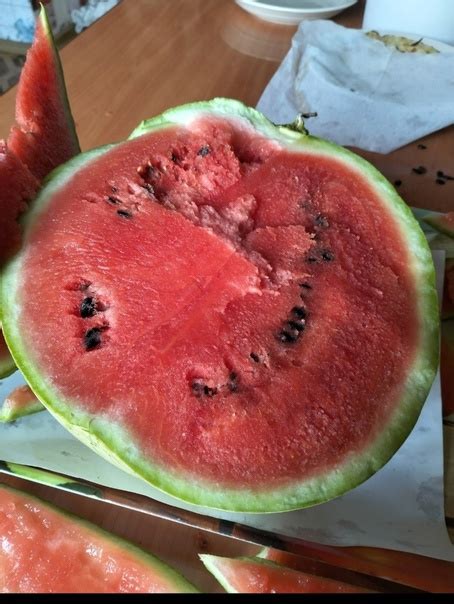 Продам семена арбуза.Сортов около 7 в перемешку.Очень сладкие . Цена 15 ...
