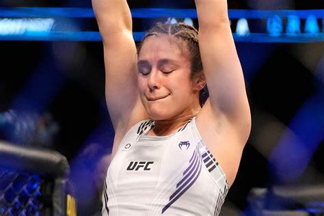 Alexa Grasso proud to be first Mexican woman to fight…