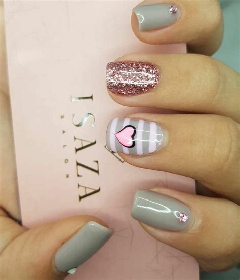 imagenes de uñas pintadas sencillas y bonitas | uñas bonitas