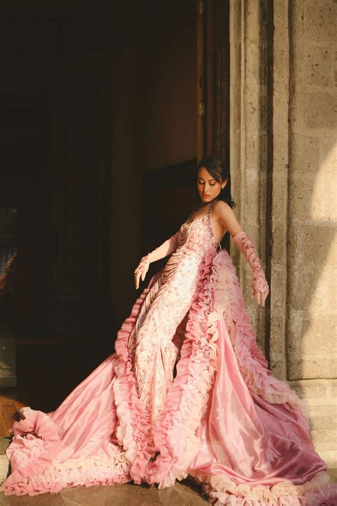 Girls+Dressed+And+Undressed Photos, Download The BEST Free Girls