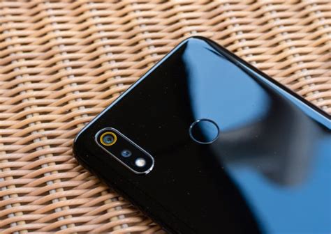 Realme 3 review with pros and cons - Should you buy it?