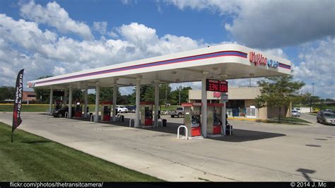 HyVee Gas (Marshalltown, IA) | HyVee operates gas stations a… | Flickr