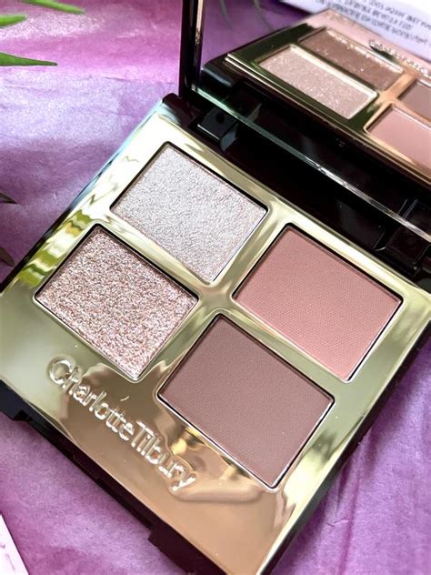 Палетка тіней charlotte tilbury luxury palette pillow talk dreams ...