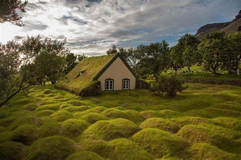 Сказочные скандинавские домики | Turf house, Beautiful places, Iceland ...