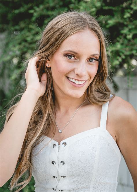 Amy Brownridge Photography - Taylor- AHS 2019, Alpena MI