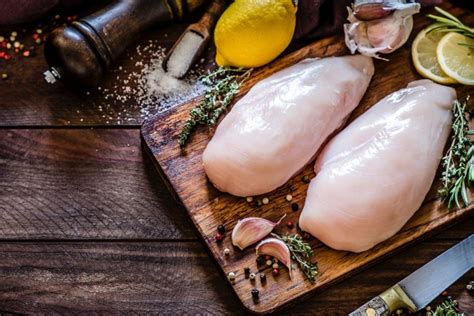 Сколько белка в куриной грудке и 8 вариантов замен куриной грудки при ...