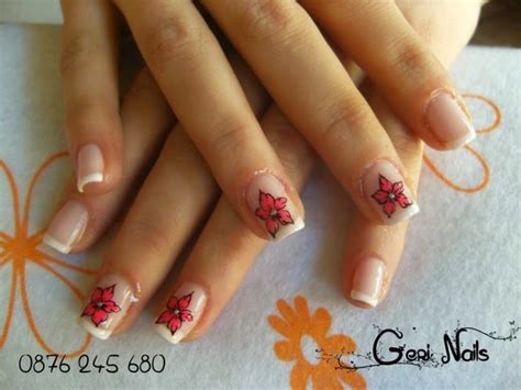 GERI NAILS: Френски маникюр с гел лак и декорации :)