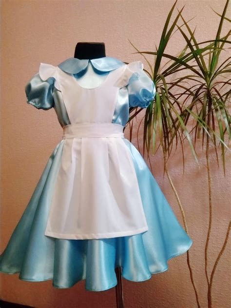 Костюм Алисы в стране Чудес. | Costumi di carnevale, Carnevale, Bianca