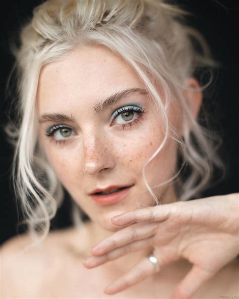 Eva Elfie : ModelsGoneMild