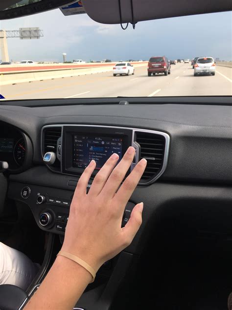 how to prevent sweaty hands 2