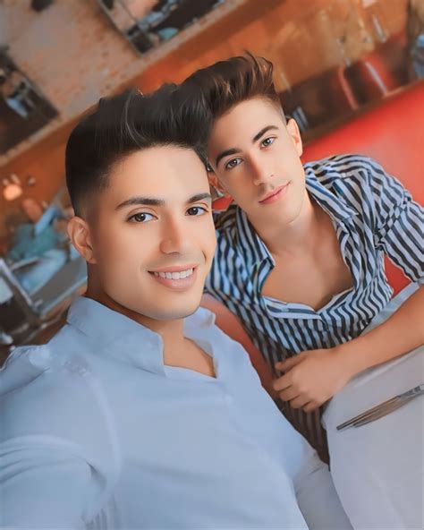 En este video mis vecinos tienen que construir a los payasos de la deep