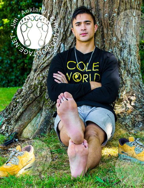 Big Male Feet by Racer5678 on DeviantArt