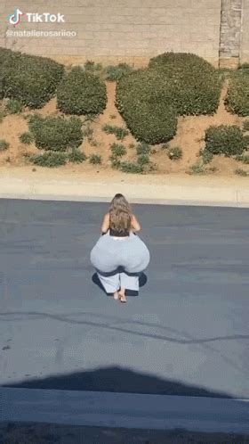 walking sexy  gif walking sexyback bigbutt discover share gifs