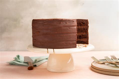 Chocolate Ganache Cake Recipe: How to Make It