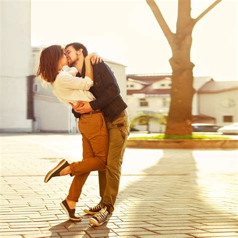 Internet Dating – 100% Safe Approach – SimplySxy