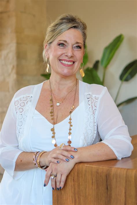 Jennifer Phelps: Reinvent your Space - Reinvent your SELF - Wondering