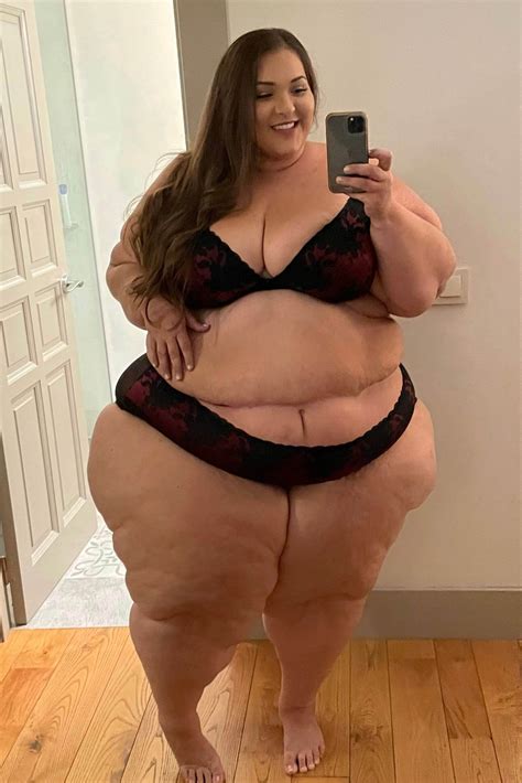 Boberry in lingerie : r/BoberryBBW