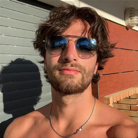 A seasoned skydiver made a heartbreaking final choice, leaping to her