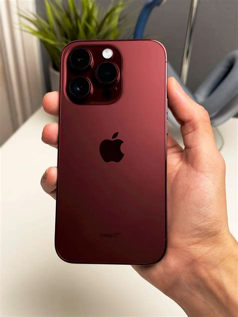 iPhone 15 Pro lộ diện màu xanh hoàn toàn mới, chưa từng xuất hiện trên ...
