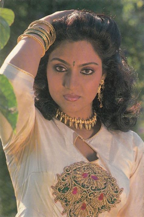 Madhavi : r/ClassicDesiBeauties