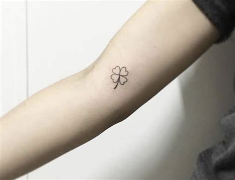 Four leaf clover | Clover tattoos, Discreet tattoos, Dainty tattoos