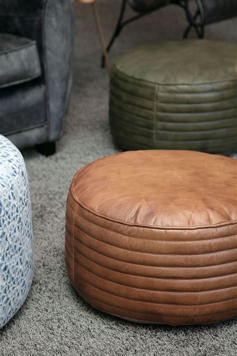 Wohnzimmer Inspiration Poufs | XXXLutz | Pouf leder, Hocker, Wohnzimmer ...
