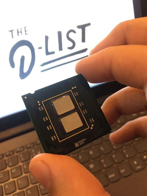 I decided to take apart my old Pentium D, this is what a CPU die looks ...