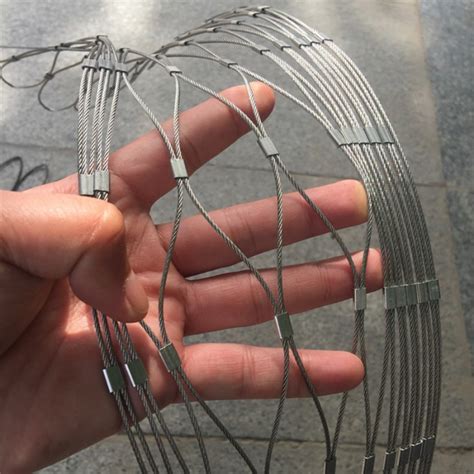 Stainless steel cable netting with sleeves