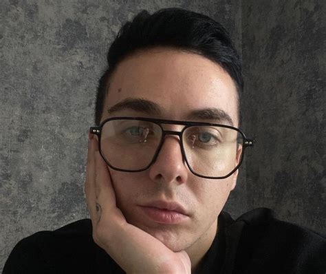 MELOVIN повідомив про загибель рідних на війні — УНІАН