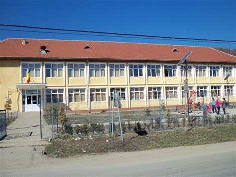 ŞCOALA GIMNAZIALĂ LOAMNEŞ: POZE