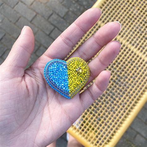 Брошь сердце из бисера | Брошь Украина | Brooch handmade