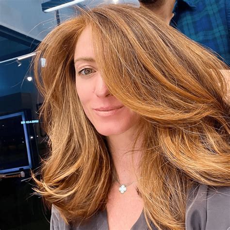 strawberry blonde hair color with highlights