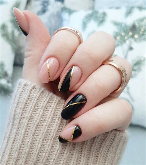 Black & Gold Nail Designs: Glamorous Ideas