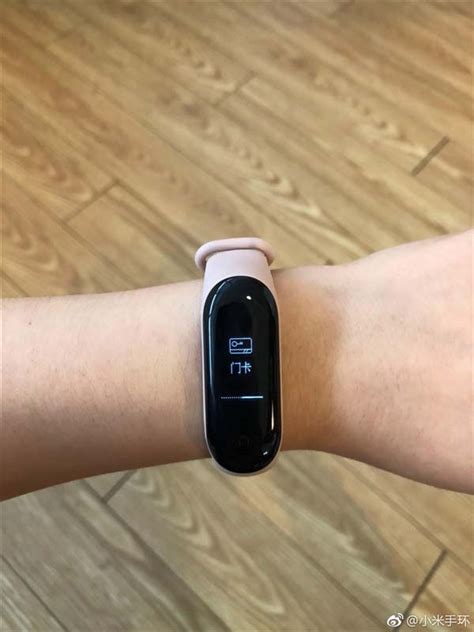 Фитнес-браслет Xiaomi Mi Band 3 с NFC все еще тестируют