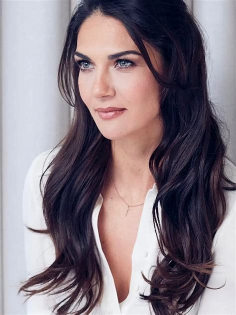 7 Potret Lorena Bernal, Mantan Perempuan Tercantik di Spanyol yang Ada