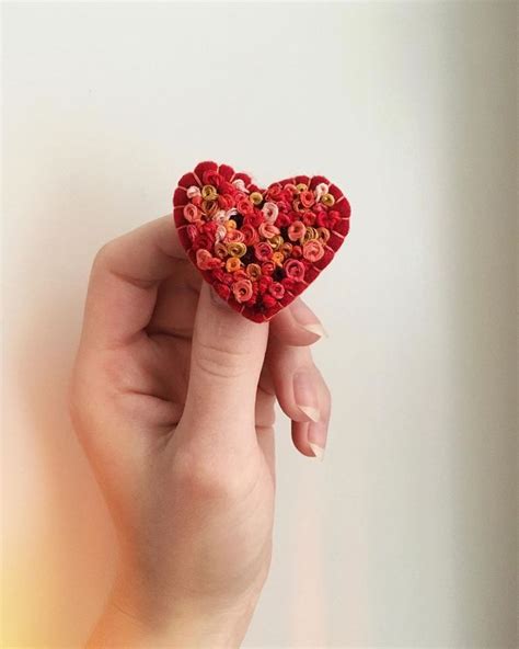 В книжном запое 22/50 on Instagram: “Брошь «Любящее сердце» ♥️ . . . # ...
