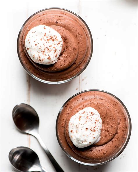 Easy Chocolate Mousse Recipe | Lil' Luna