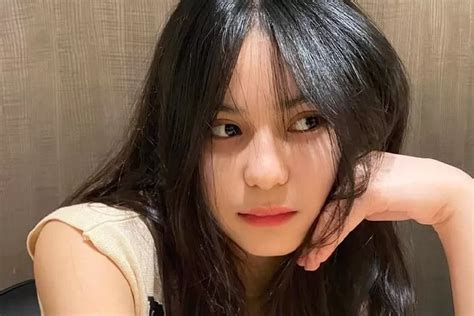 biodata profil  fakta trisha jkt berita hot heboh terbaru