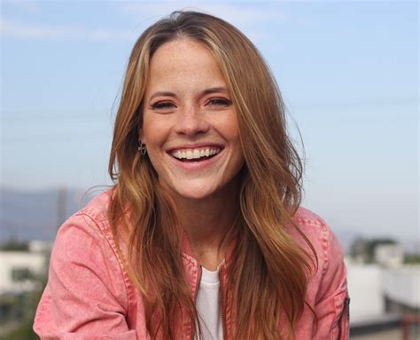 La taille de Katie Leclerc - Quelle taille font-ils? 📏