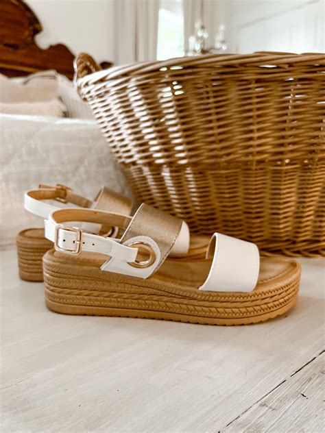 cute summer sandals   loving deb  danelle