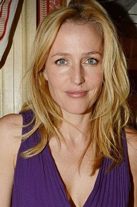 Pin by Olivier Perdereau on Gillian Anderson | Gillian anderson, Famous ...