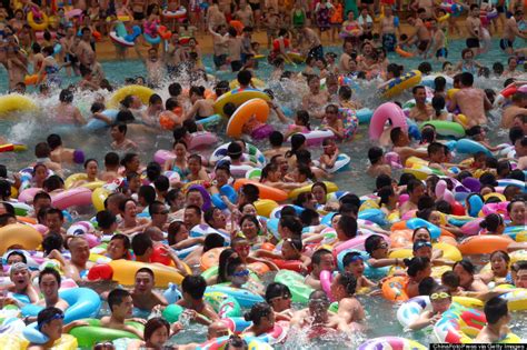 Chinese Tourists REALLY Love Their Swimming Pool At The 'Daying Dead ...