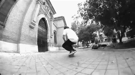 frases de reflexão skateboarding gif | WiffleGif