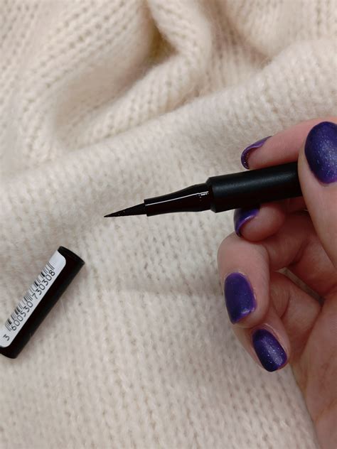 Підводка-фломастер для повік Maybelline New York Hyper Precise All Day ...