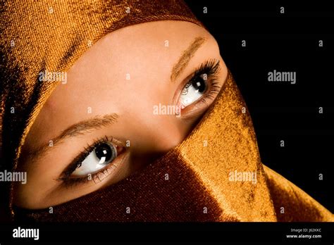 face portrait eyes  glancing  view  peeking